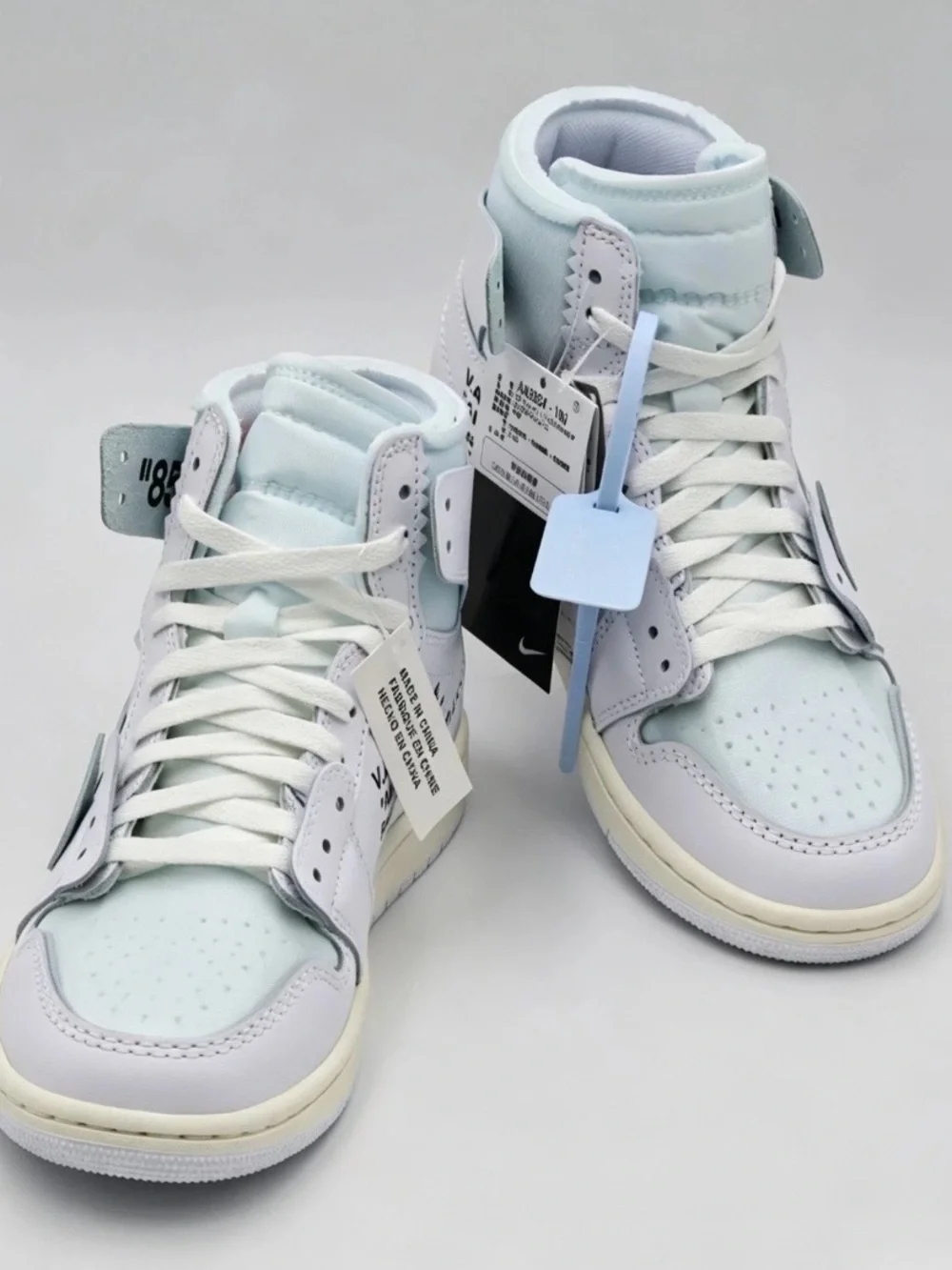 NIKE OFF-WHITE ALASKA VIRGIL ABLOH JORDAN 1 RETRO